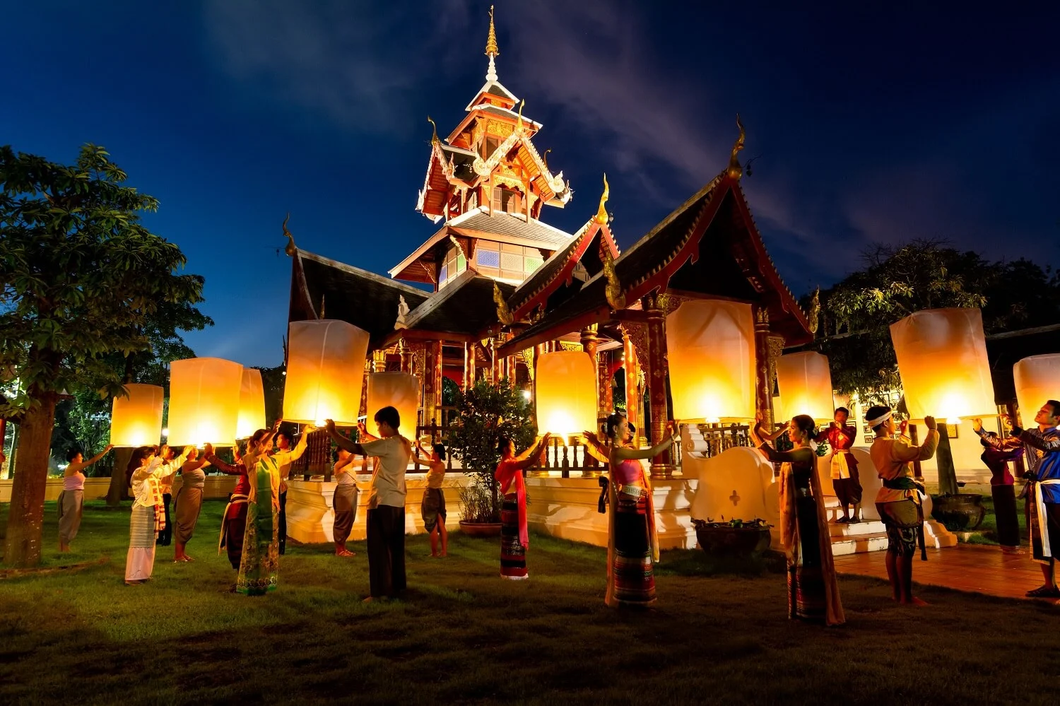 Kinh nghiệm tham gia lễ hội thả đèn Chiang Mai chi tiết